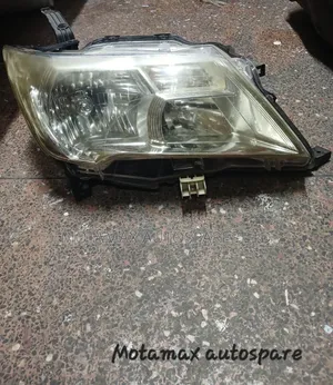 Nissan Serena C26 Head Light