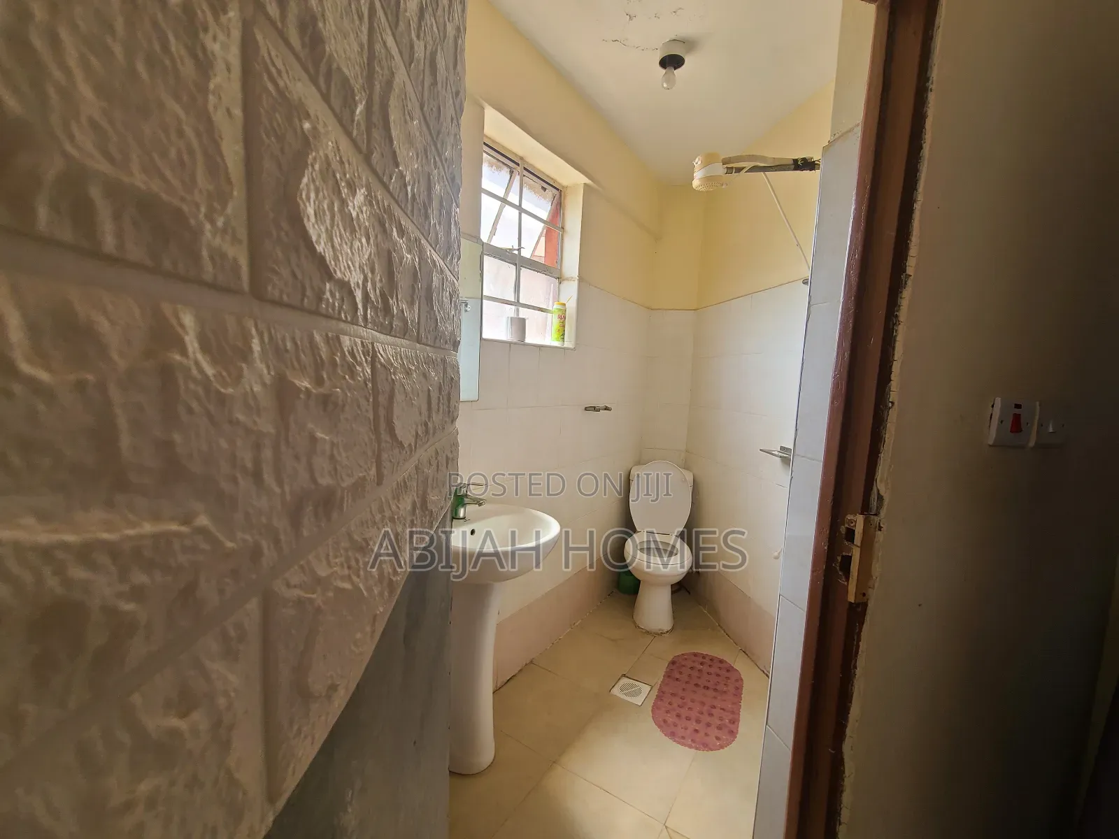 Studio Airbnb in Roysambu