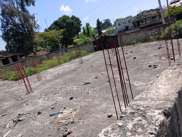 Block Fenced and Gated Plot, With Basic Building Foundation - thumbnail 4