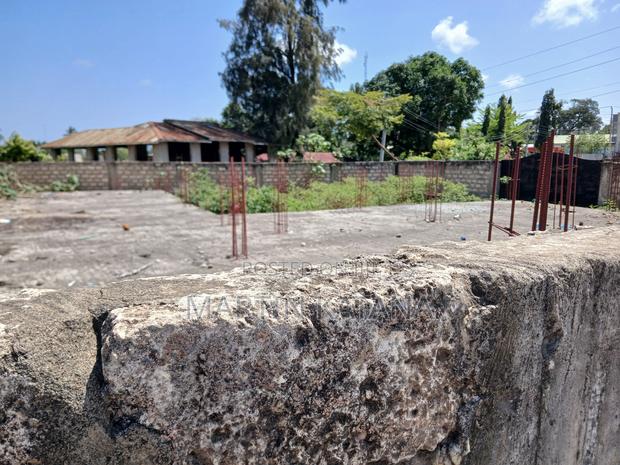 Block Fenced and Gated Plot, With Basic Building Foundation - thumbnail 5