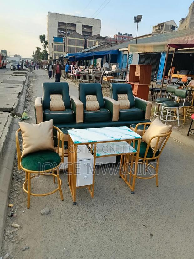 Pedicure Set and Manicure Set, Green and Gold Seats , Table. - main view
