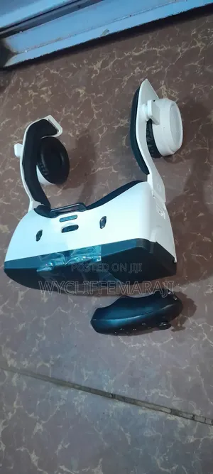 Virtual Reality Glass With Headphone and Remote