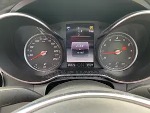Mercedes-Benz C200 2018 Off white