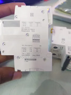 Schneider 32amp 1000V DC Breaker