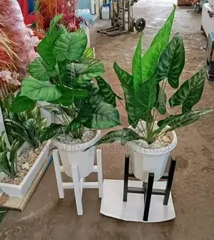 Artificial Plant With Stand