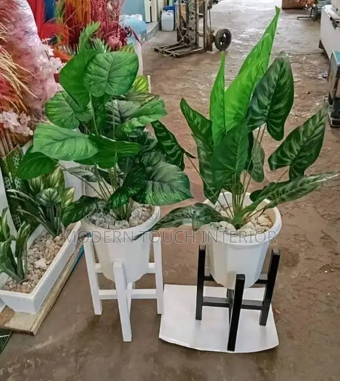 Artificial Plant With Stand