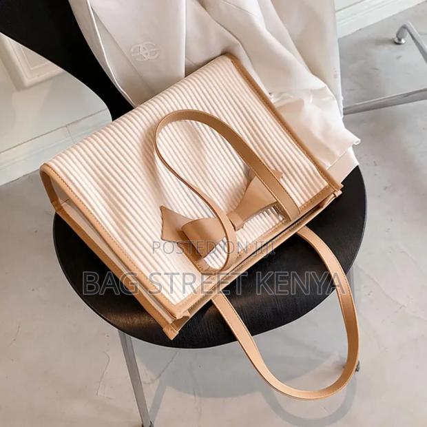 Bella Tote Bag - thumbnail 4