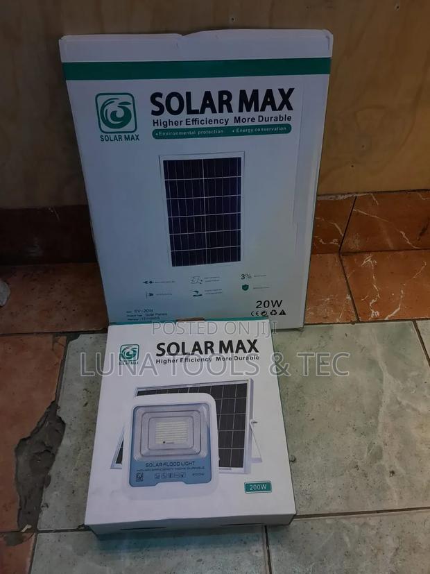 Brand New Solarmax Street Lights 200w.