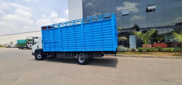 Isuzu FRR 90 2024 White - thumbnail 7