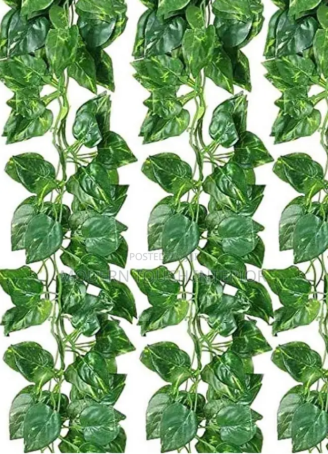 Green Artificial Vines