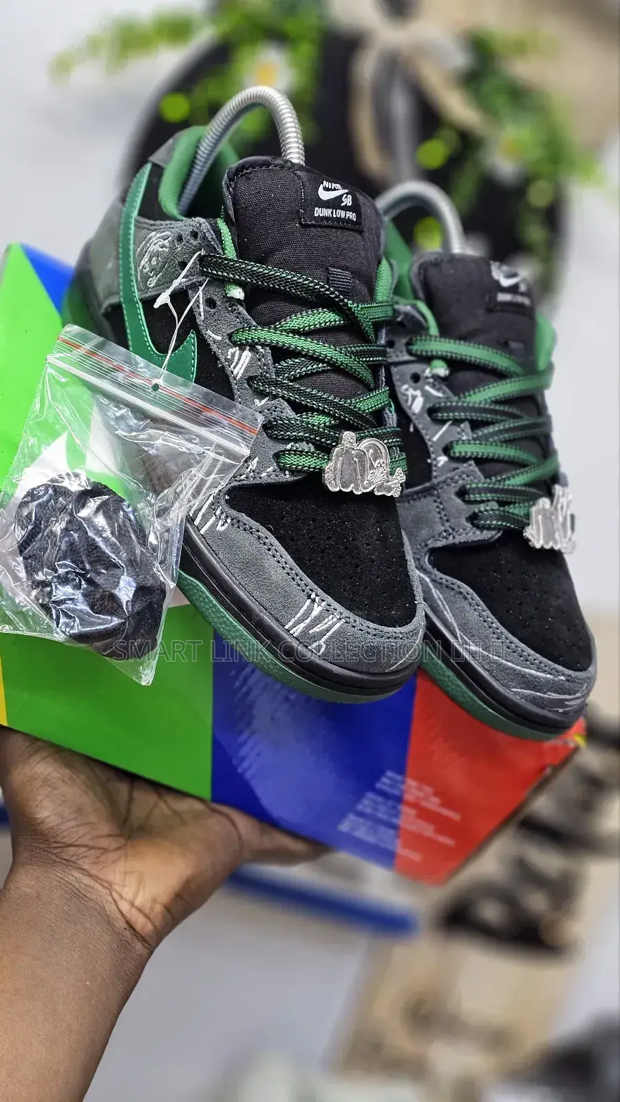 Dunk Low "THERE SKATEBOARDS"