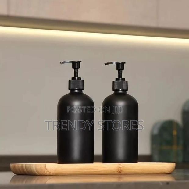 500 ML Matte Black Plastic Soap Dispenser - main view