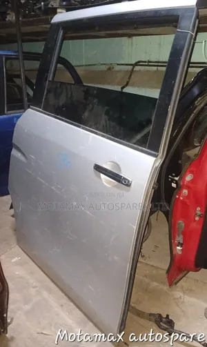 Nissan Serena C26 Rear Door