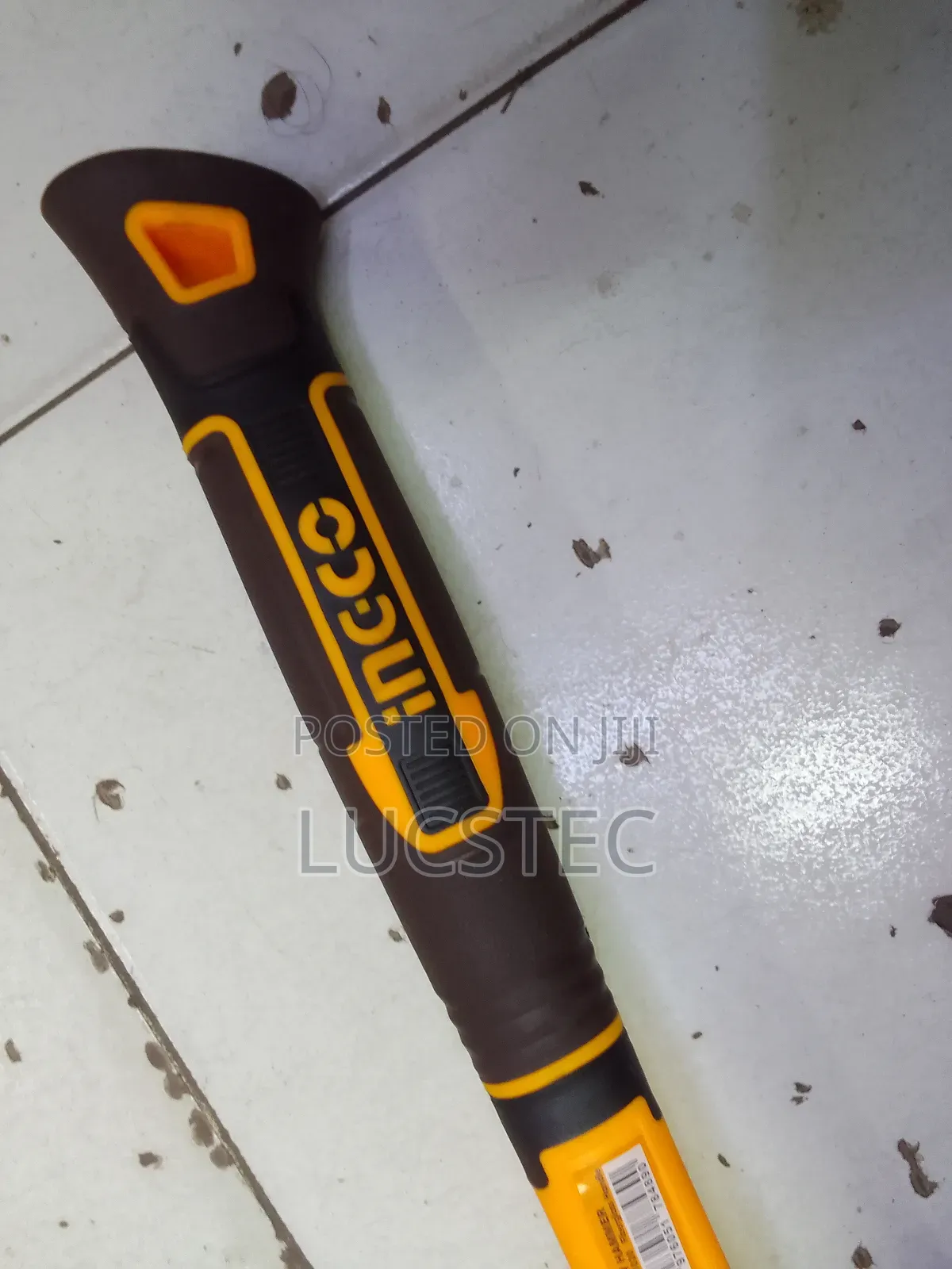 INGCO HCH81020 Claw Hammer 20oz