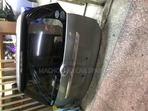 Toyota Wish 2002-2005 Tailgate/Boot - thumbnail 3