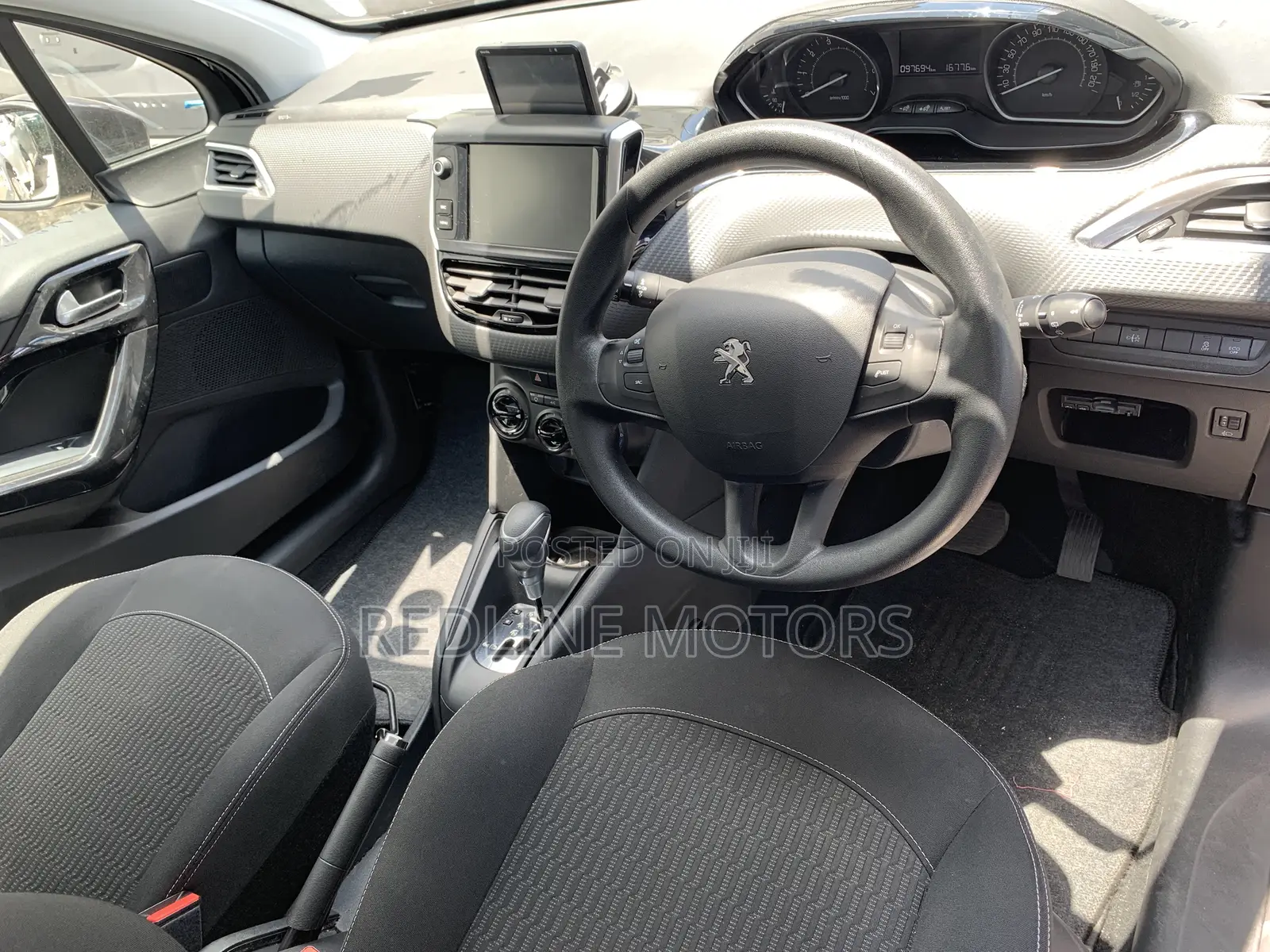 Peugeot 208 2017 Purple