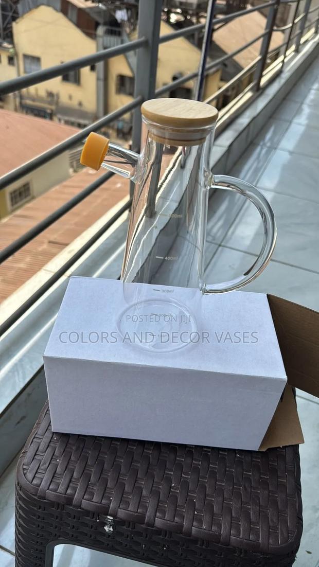 500ml Oil Dispenser With a Bamboo Lid