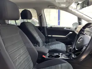 Volkswagen Touran 2017 Silver