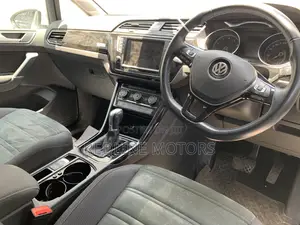 Volkswagen Touran 2017 Silver