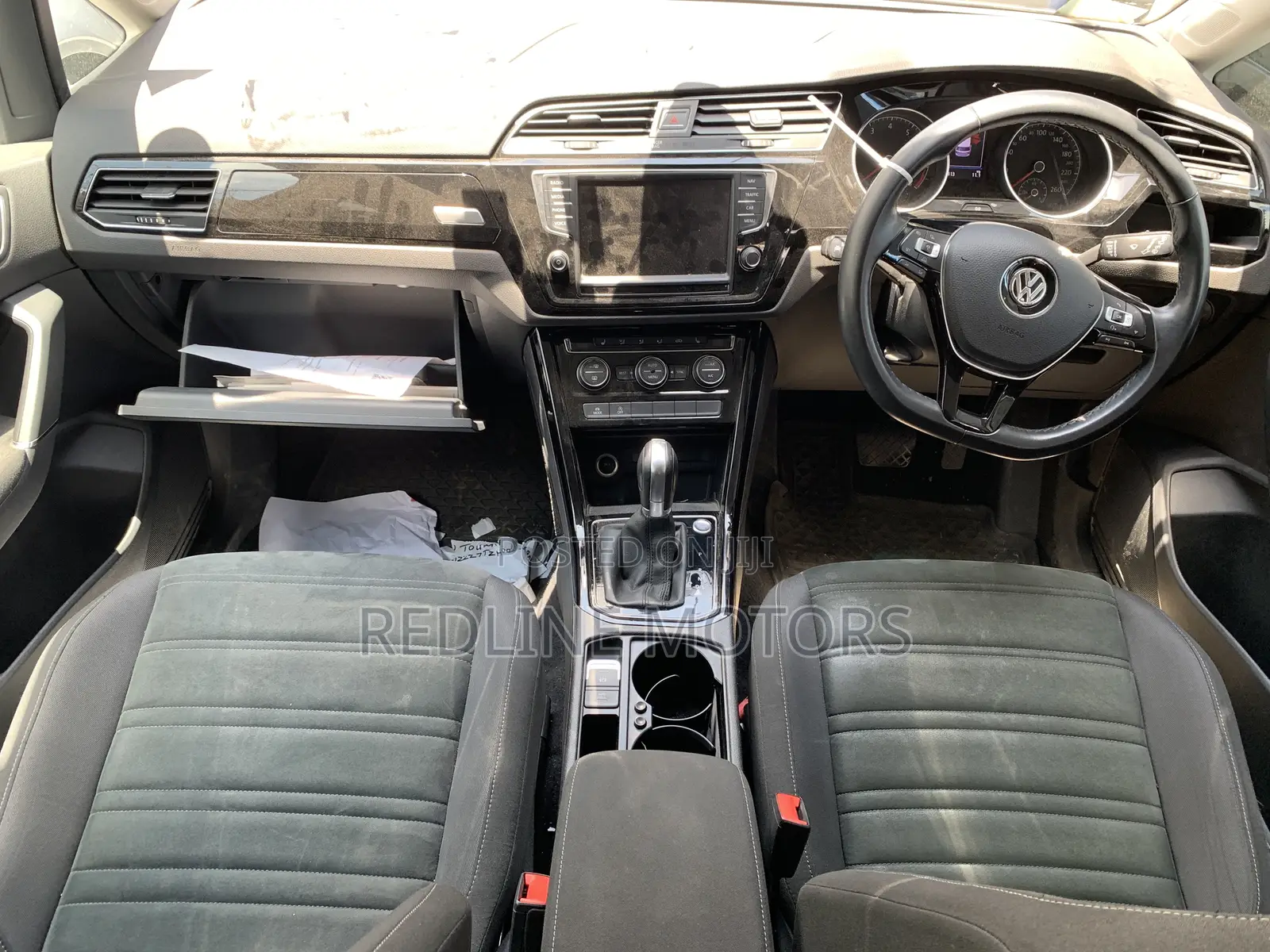Volkswagen Touran 2017 Silver