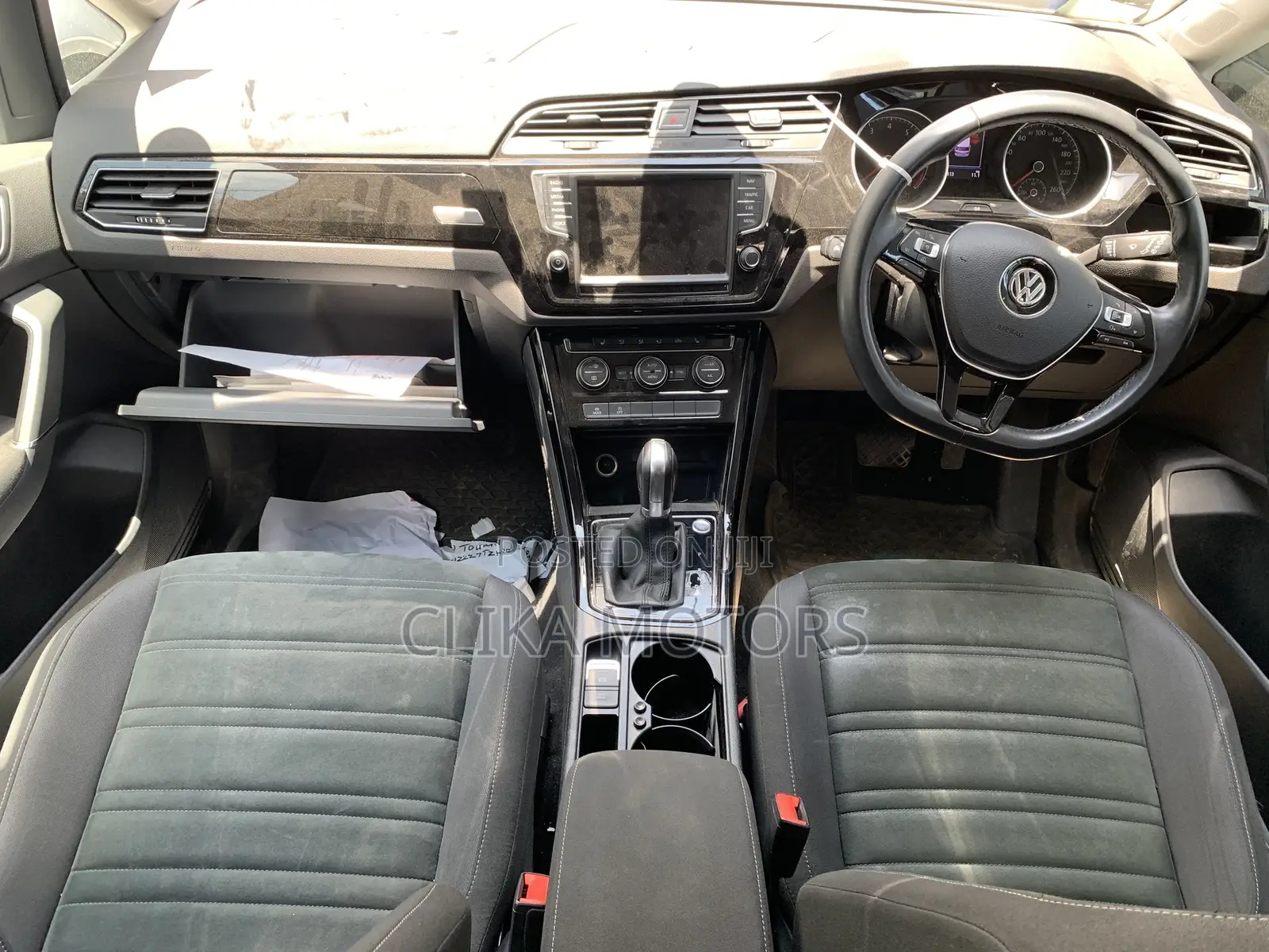 Volkswagen Touran 2017 Silver