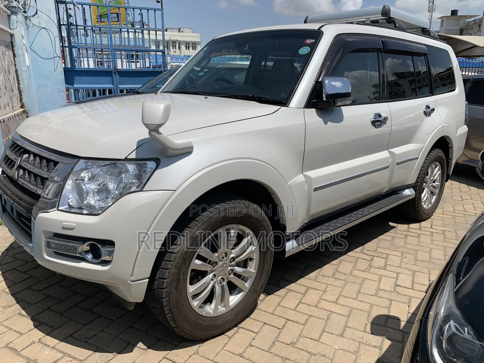 Mitsubishi Pajero V90 3.2 DI-D GL 2018 White