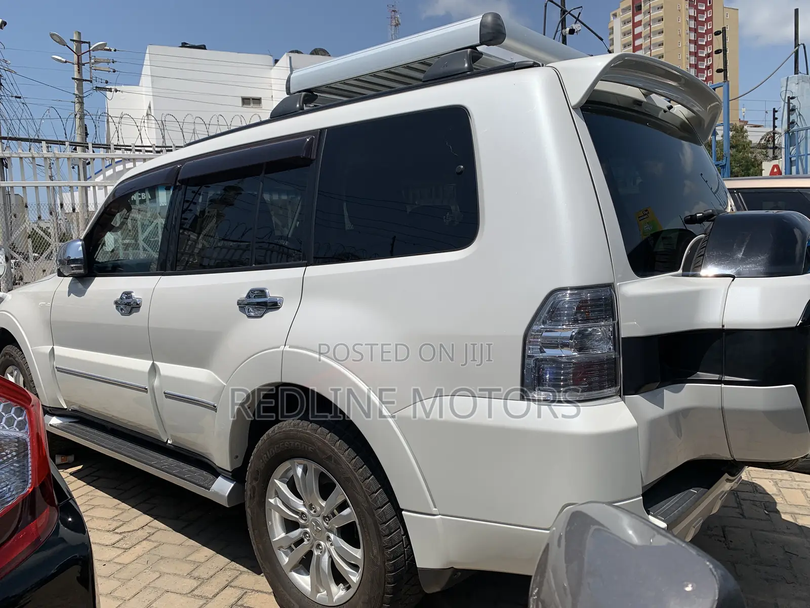 Mitsubishi Pajero V90 3.2 DI-D GL 2018 White