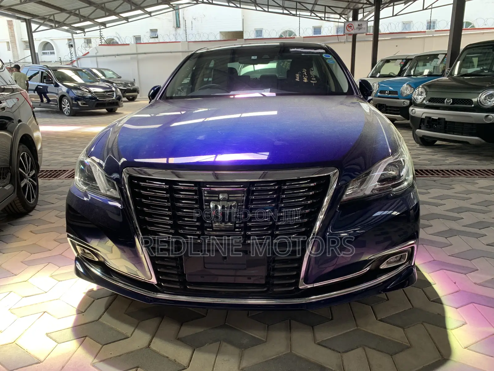 Toyota Crown 2017 Blue