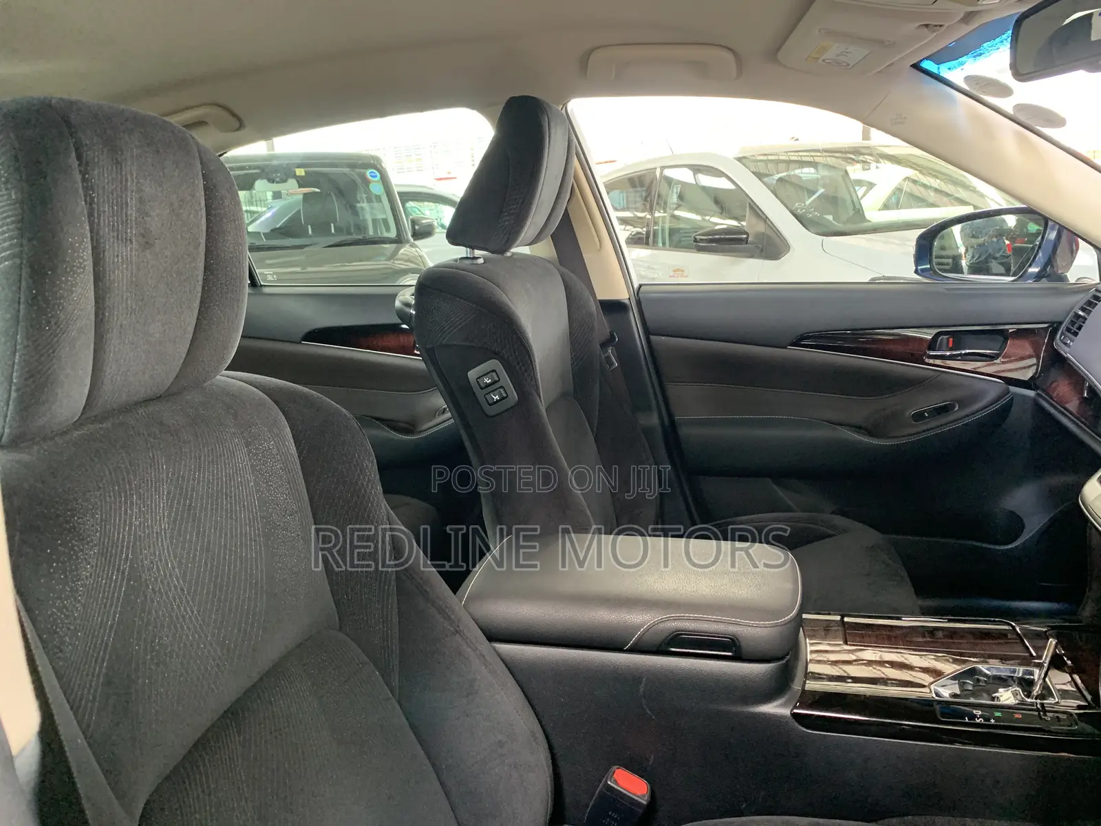 Toyota Crown 2017 Blue