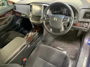 Toyota Crown 2017 Blue