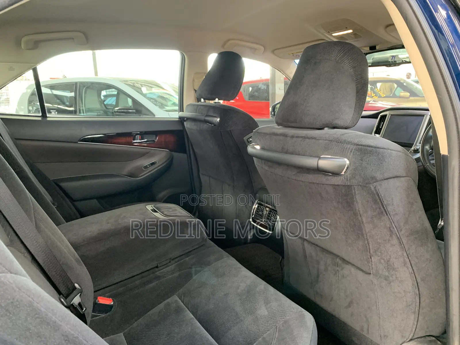 Toyota Crown 2017 Blue