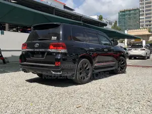 Toyota Land Cruiser 4.6 V8 ZX 2017 Black
