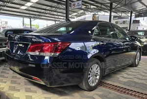 Toyota Crown 2017 Blue
