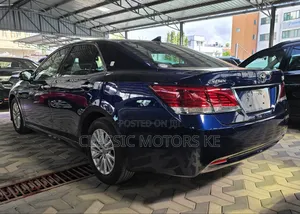 Toyota Crown 2017 Blue