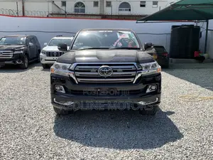 Toyota Land Cruiser 4.6 V8 ZX 2017 Black