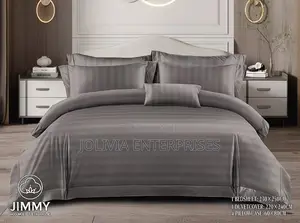 Hotel Quality Striped Duvet Cover With 4 Pillowcases