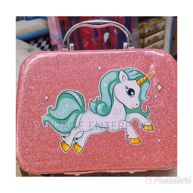 Makeup Kit, Makeup Kit - main view