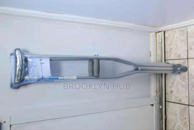Under Arm Hospital Crutches
