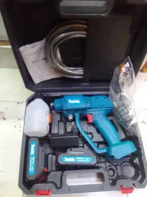 Makita Lithium-Ion/ Cordless Pressure Washer 88V