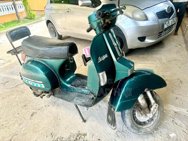 Piaggio Scooter 2009 Green - main view