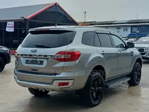 Ford Everest 2017 Black