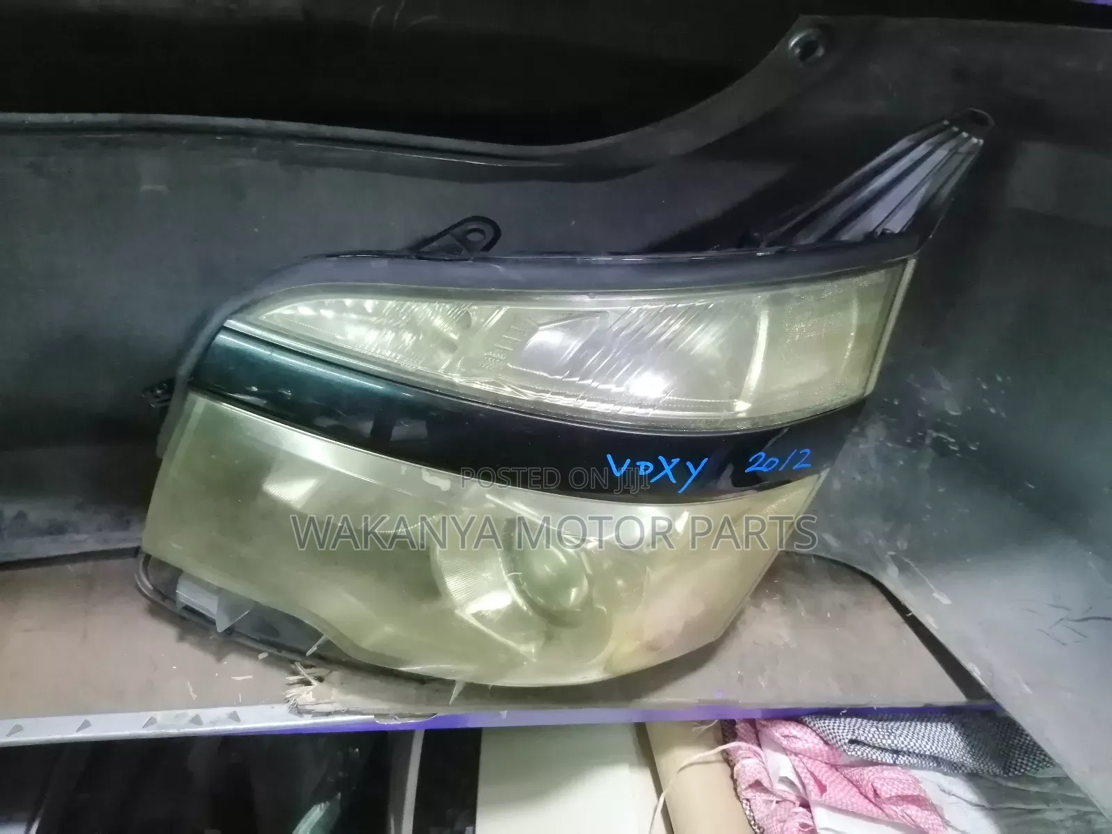 Toyota Voxy 2010/2012 Non Xenon Headlamp, Clean Ex Japan