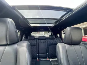 Toyota Harrier 2.0 2017 White
