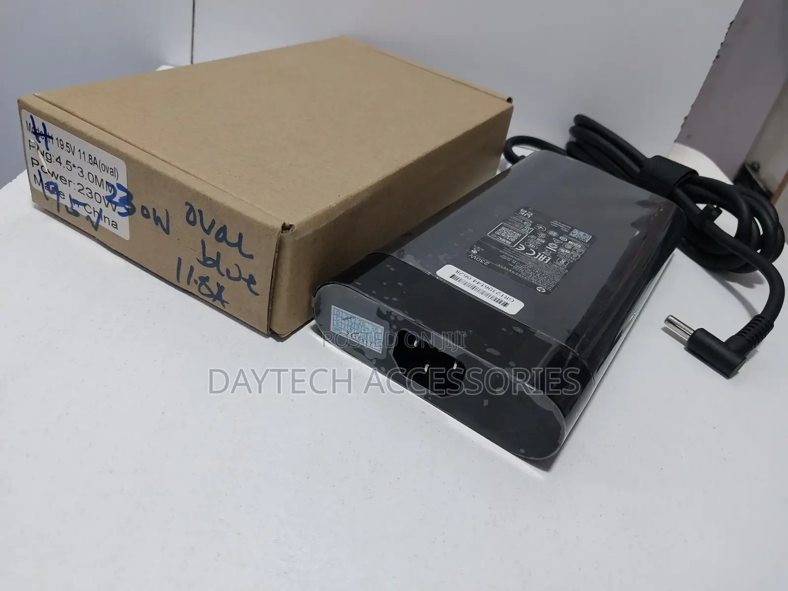 Hp 230w Blue Pin Round Shape Laptop Adapter / Charger