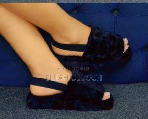 Classy Fluffy Sandals - thumbnail 3