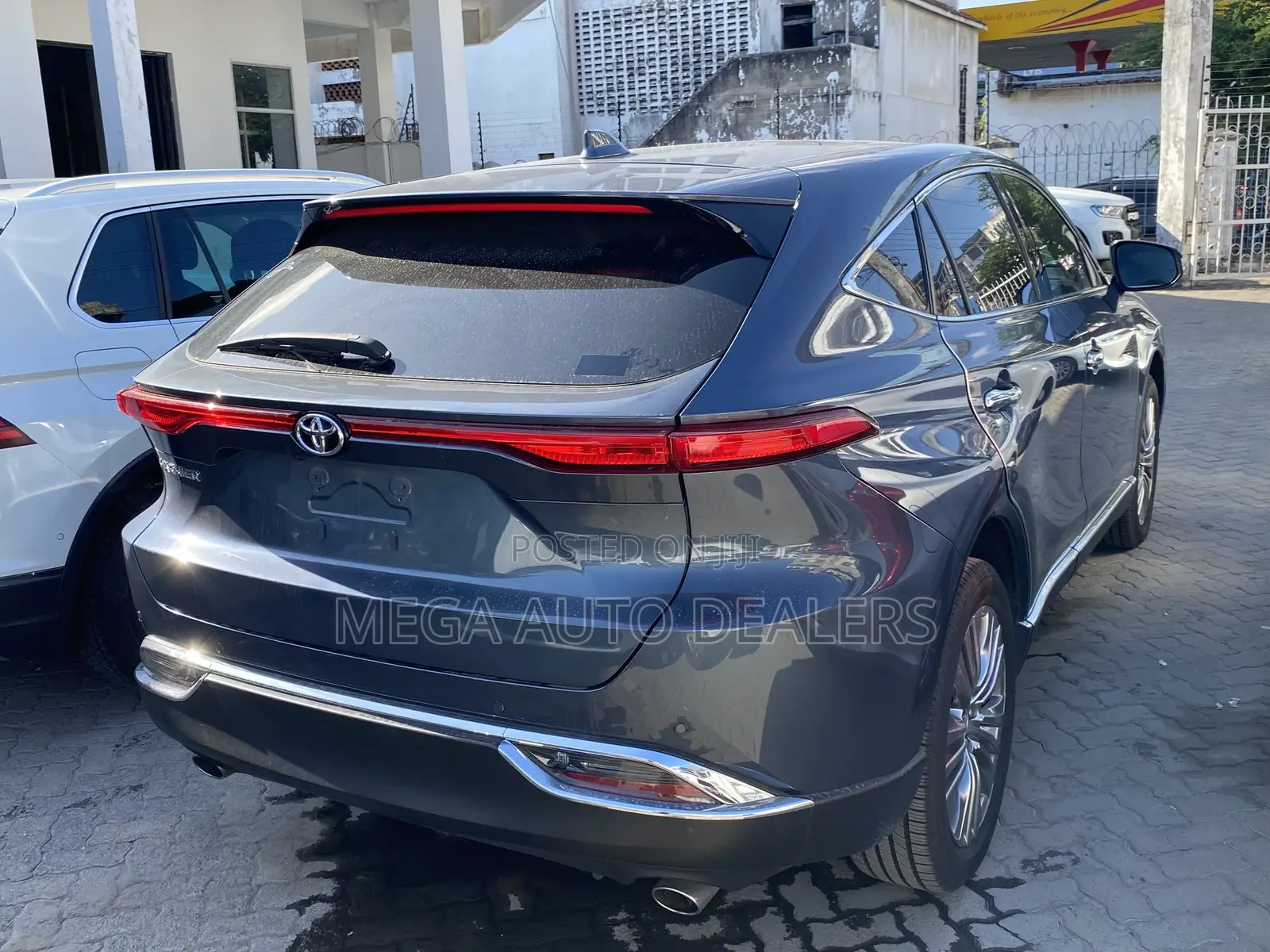 Toyota Harrier 2023 Gray