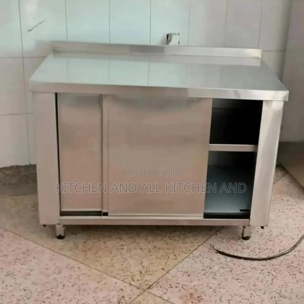Work Top With Sliding Doors