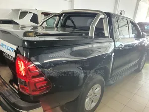 Toyota Hilux 2018 Black