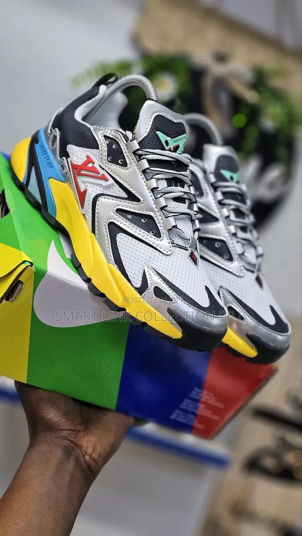 Louis Vuitton Runner Tactic
 - thumbnail 2