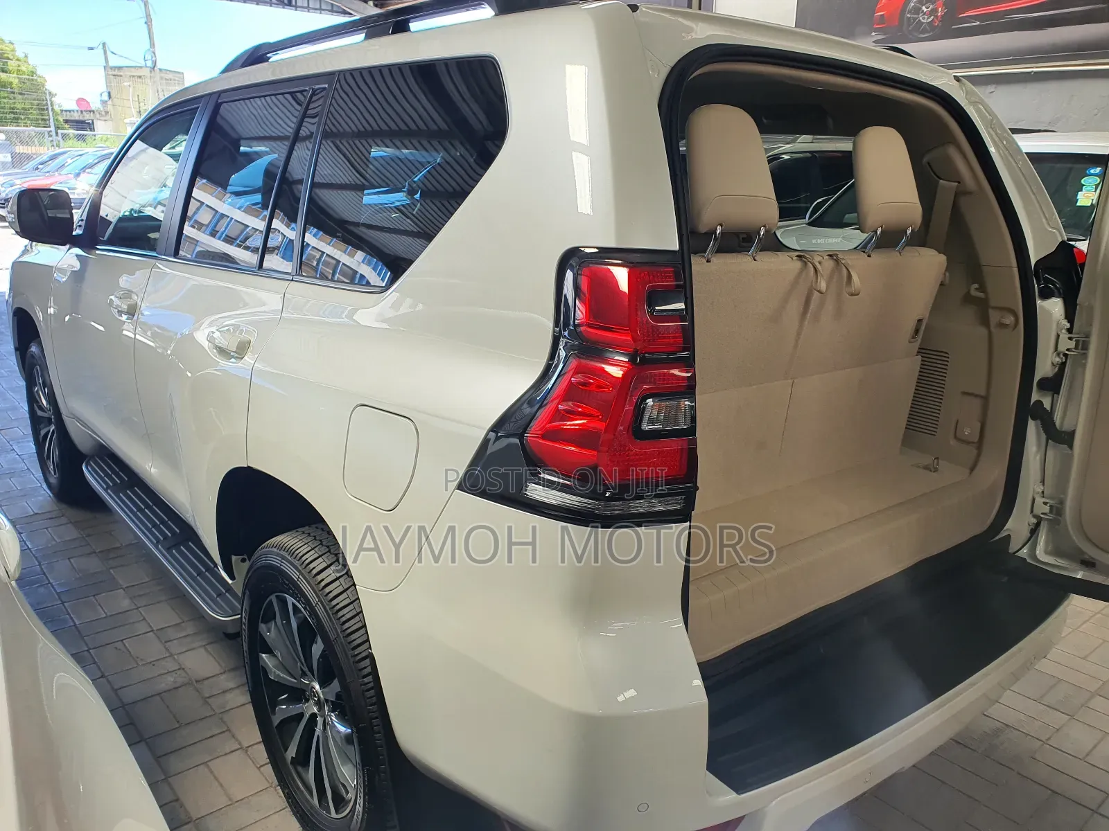 Toyota Land Cruiser Prado 2018 White